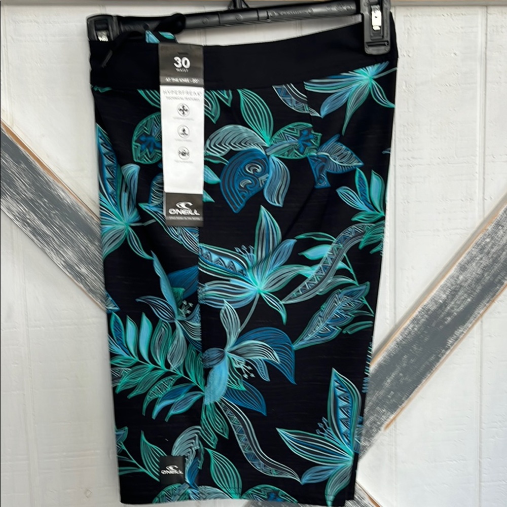 O'Neill Men's Black and Blue Floral Board Shorts